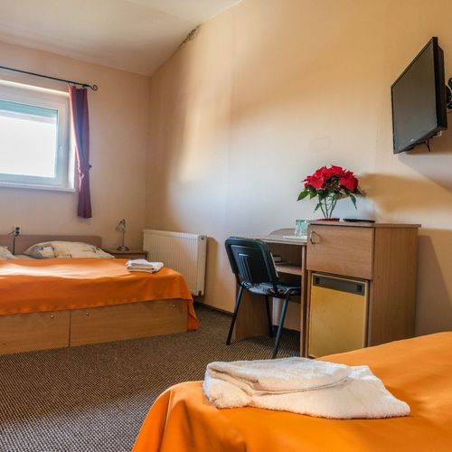 Apartament la etaj cu terasă cu 2 camere pentru 4 pers.