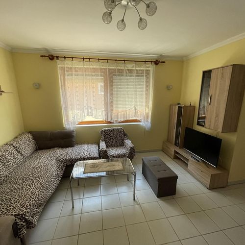 Apartament family la parter cu 2 camere pentru 6 pers.