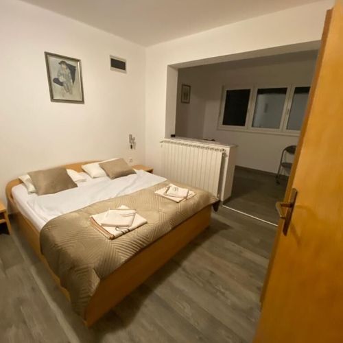 Apartament tourist cpr cu 3 camere pentru 8 pers.