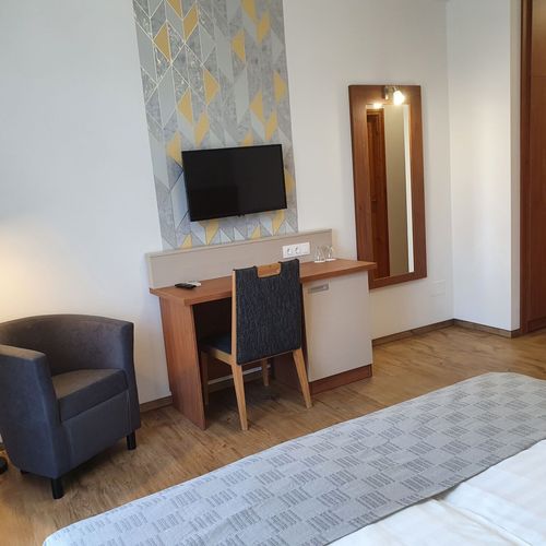 Pokój 2-osobowy na piętrze z balkonem (możliwa dostawka)