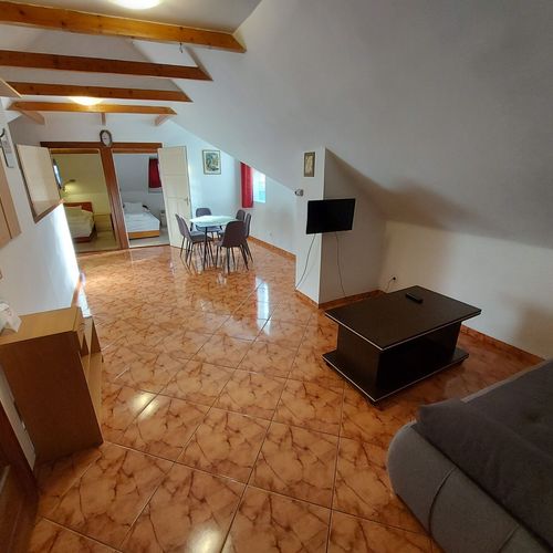 Apartament confort family cu 2 camere pentru 4 pers. (se poate solicita pat suplimentar)