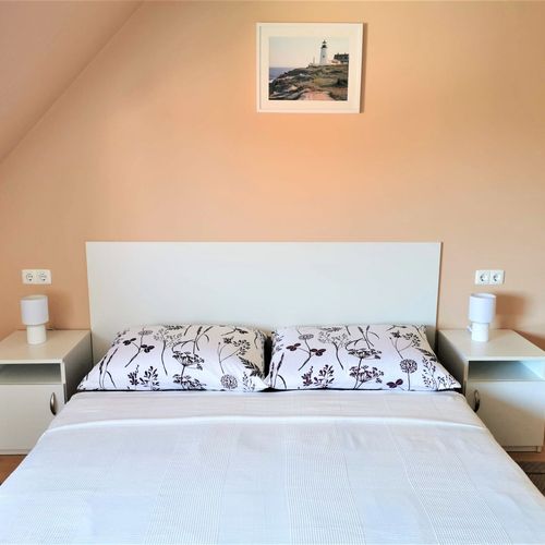 Apartament la etaj cu 2 camere pentru 4 pers. (se poate solicita pat suplimentar)