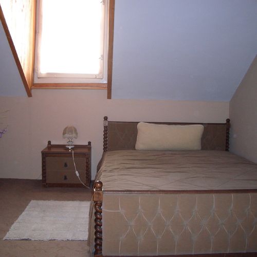 Apartament la mansardă cu grădină cu 1 camera pentru 4 pers. (se poate solicita pat suplimentar)