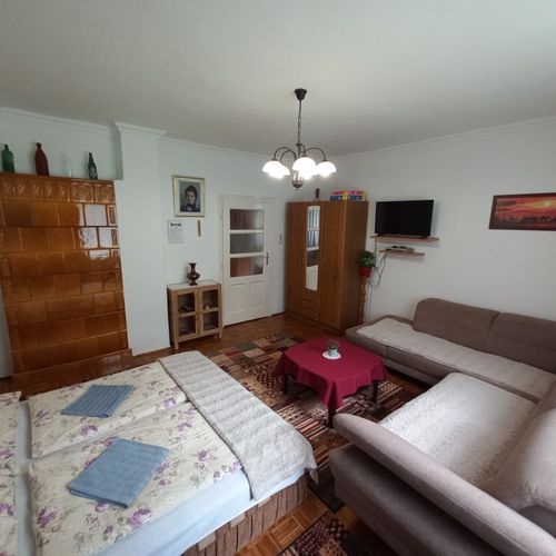 Apartament 5-osobowy cały dom z widokiem na las z 2 pomieszczeniami sypialnianymi