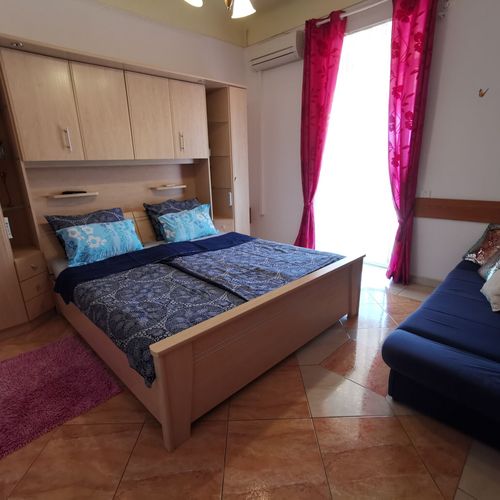 Apartament standard cu vedere spre mare cu 1 camera pentru 2 pers. (se poate solicita pat suplimentar)