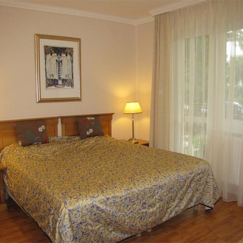 Camera tripla standard cu balcon