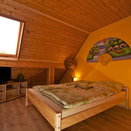Apartament cu duș cu vedere spre lac cu 3 camere pentru 8 pers.