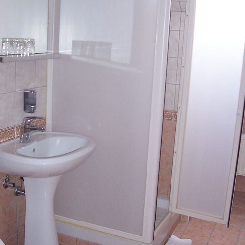 Apartament 4-osobowy na piętrze z łazienką z 1 pomieszczeniem sypialnianym