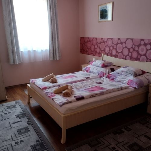 Standard Apartman pro 6 os. se 2 ložnicemi na přízemí