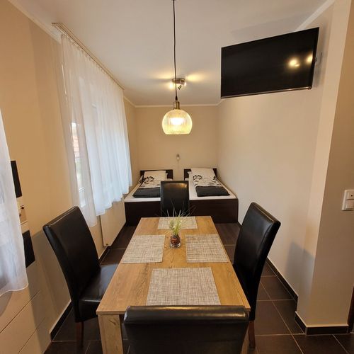 Apartman pro 4 os. se 2 ložnicemi s výhledem na les s výhledem na hory