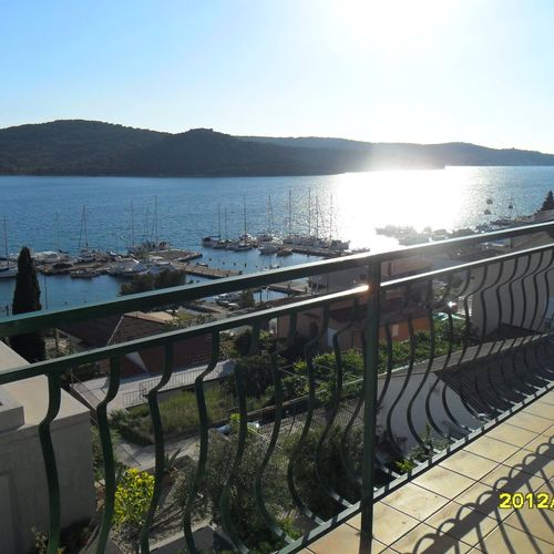 Apartament 4-osobowy z 2 pomieszczeniami sypialnianymi (możliwa dostawka)