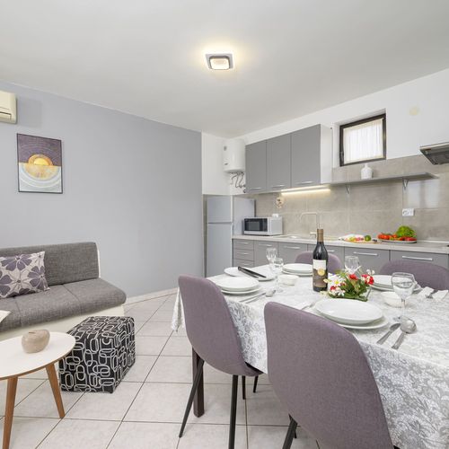 Apartament a4 cu vedere spre grădină cu 2 camere pentru 4 pers.