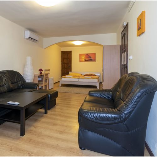 Apartament cu baie cu 1 camera pentru 2 pers.