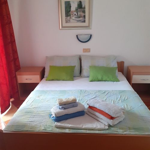 A1 Apartman pro 4 os. se 2 ložnicemi s výhledem do zahrady