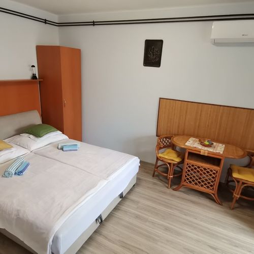 Apartament 2-osobowy na parterze z widokiem na ogród z 1 pomieszczeniem sypialnianym