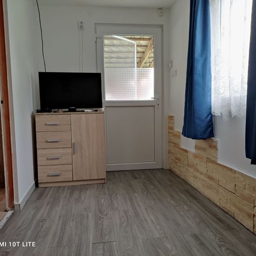 Bungalow (jako celek) pro 6 os. s výhledem do zahrady na přízemí