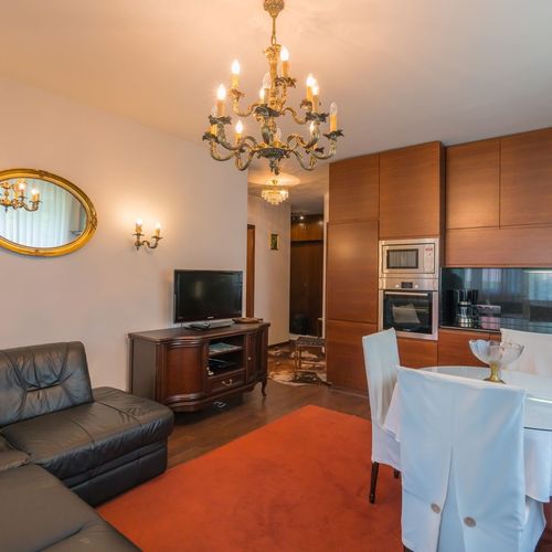 Exclusive Apartman pro 6 os. s 1 ložnicí na straně bazénu