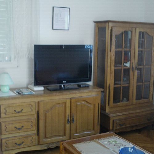 Apartament la etaj cu vedere spre mare cu 2 camere pentru 4 pers.