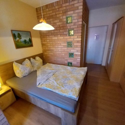 Camera dubla familial(ă) la etaj