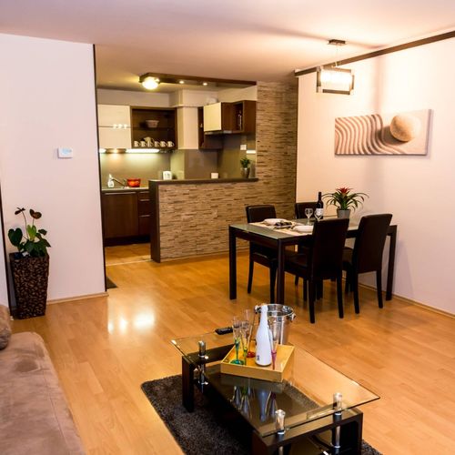 Apartament grand cu terasă cu 1 camera pentru 2 pers.