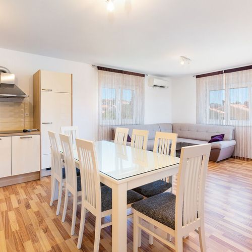 Apartament classic cu 3 camere pentru 6 pers. (se poate solicita pat suplimentar)