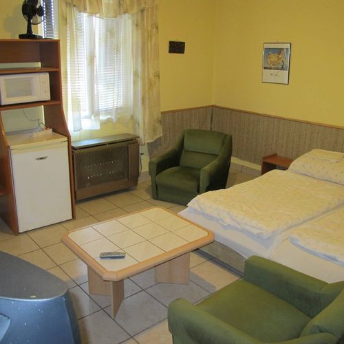 Apartament classic la parter cu 1 camera pentru 4 pers.