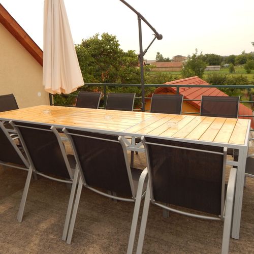 Apartament cu terasă cu bucătărie proprie cu 3 camere pentru 10 pers.
