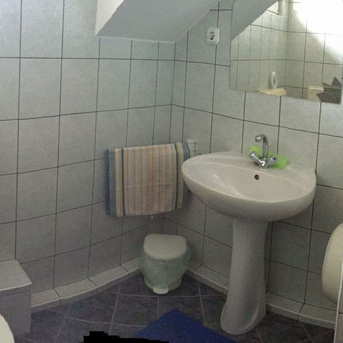 Apartament privilege cu balcon cu 3 camere pentru 6 pers.