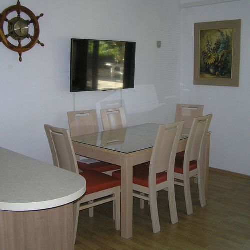 Casă de vacanță la parter cu vedere spre grădină pentru 4 pers. (se inchirieaza doar integral)