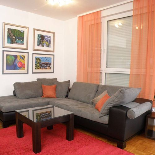 Apartament confort cu aer condiționat cu 2 camere pentru 4 pers. (se poate solicita pat suplimentar)