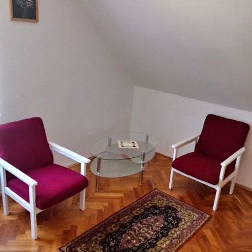 Casă de weekend întreaga unitate cu grădină pentru 6 pers. (se inchirieaza doar integral)