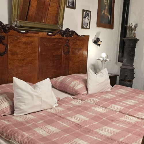 Casa rustică cu grădină cu panoramă pentru 7 pers. (se inchirieaza doar integral)