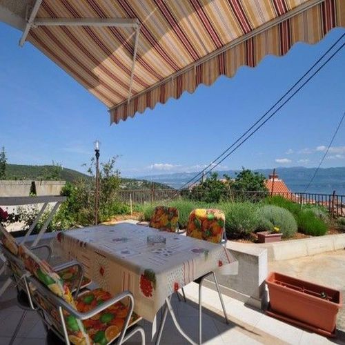 Apartament cu vedere spre mare a cu 2 camere pentru 4 pers. (se poate solicita pat suplimentar)
