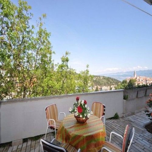 Apartament cu vedere spre mare b cu 2 camere pentru 4 pers. (se poate solicita pat suplimentar)