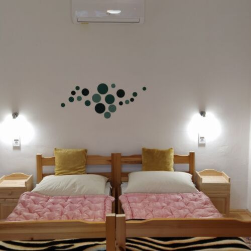 Apartament 3-osobowy Nr 3 z widokiem na podwórko z 1 pomieszczeniem sypialnianym (możliwa dostawka)
