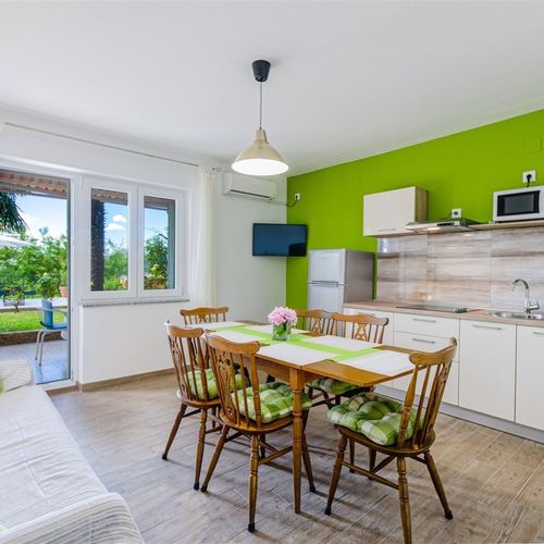 Apartament family cu terasă cu 2 camere pentru 5 pers. (se poate solicita pat suplimentar)