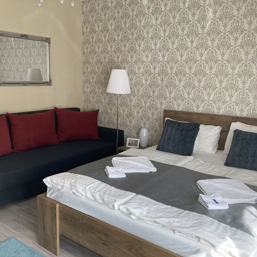 Apartament junior la parter cu 1 camera pentru 2 pers. (se poate solicita pat suplimentar)