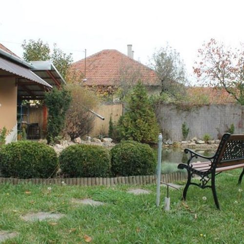 Camera tripla familial(ă) cu bucătărie comună