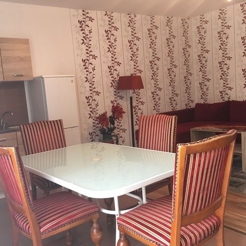 Apartament superior cu terasă cu 2 camere pentru 3 pers.