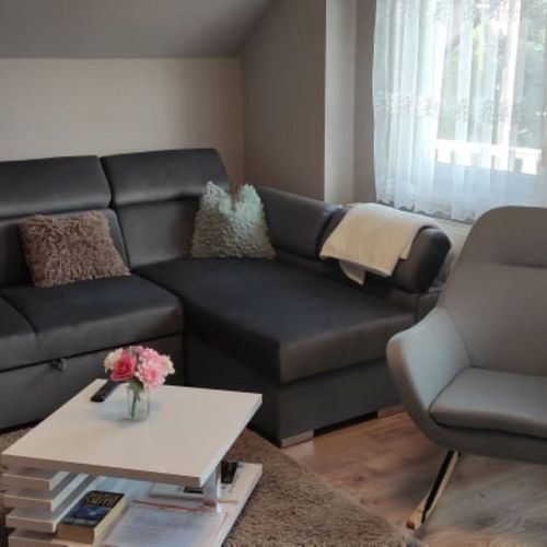 Casă de vacanță la mansardă cu aer condiționat pentru 5 pers. (se inchirieaza doar integral)