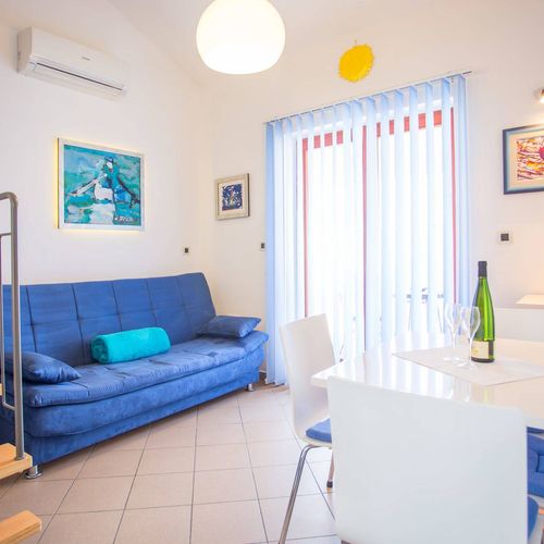 Apartman s balkónem s klimatizací s manželskou postelí s 1 ložnicí (s možností přistýlky)