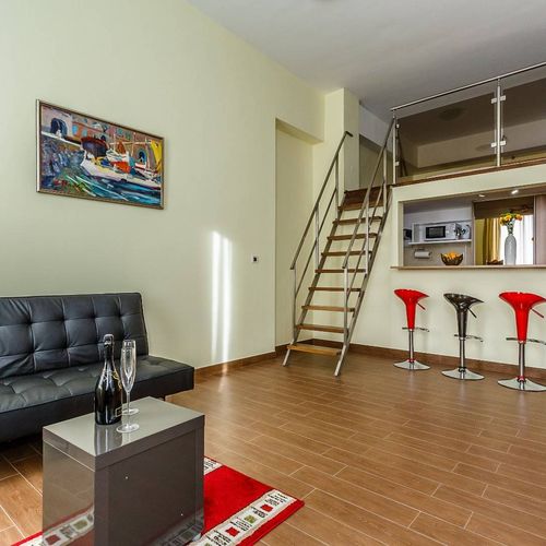 Apartament la parter c cu 1 camera pentru 2 pers.