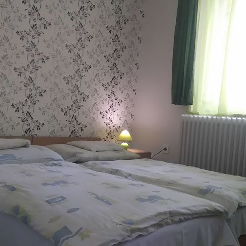 Apartament confort la parter cu 2 camere pentru 6 pers.