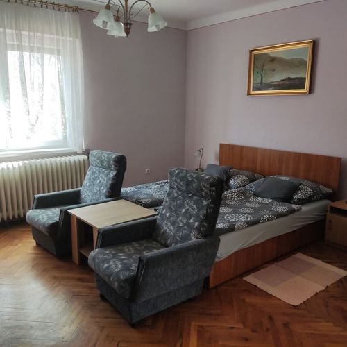 Casă de vară la etaj a pentru 7 pers. (se inchirieaza doar integral)