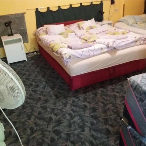 Camera cvadrupla standard cu baie