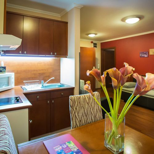 Apartament cu vedere spre curte cu 2 camere pentru 4 pers.