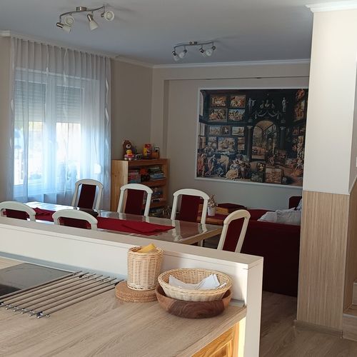 Apartament familial(ă) cu bucătărie proprie cu 4 camere pentru 8 pers. (se poate solicita pat suplimentar)