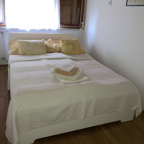 Apartament familial(ă) la etaj cu 2 camere pentru 4 pers. (se poate solicita pat suplimentar)