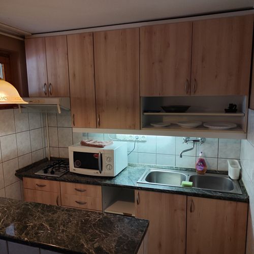Apartament studio la parter cu 1 camera pentru 3 pers.