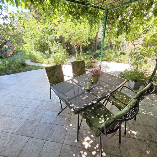 Apartman s terasou s manželskou postelí s 1 ložnicí přízemní (s možností přistýlky)